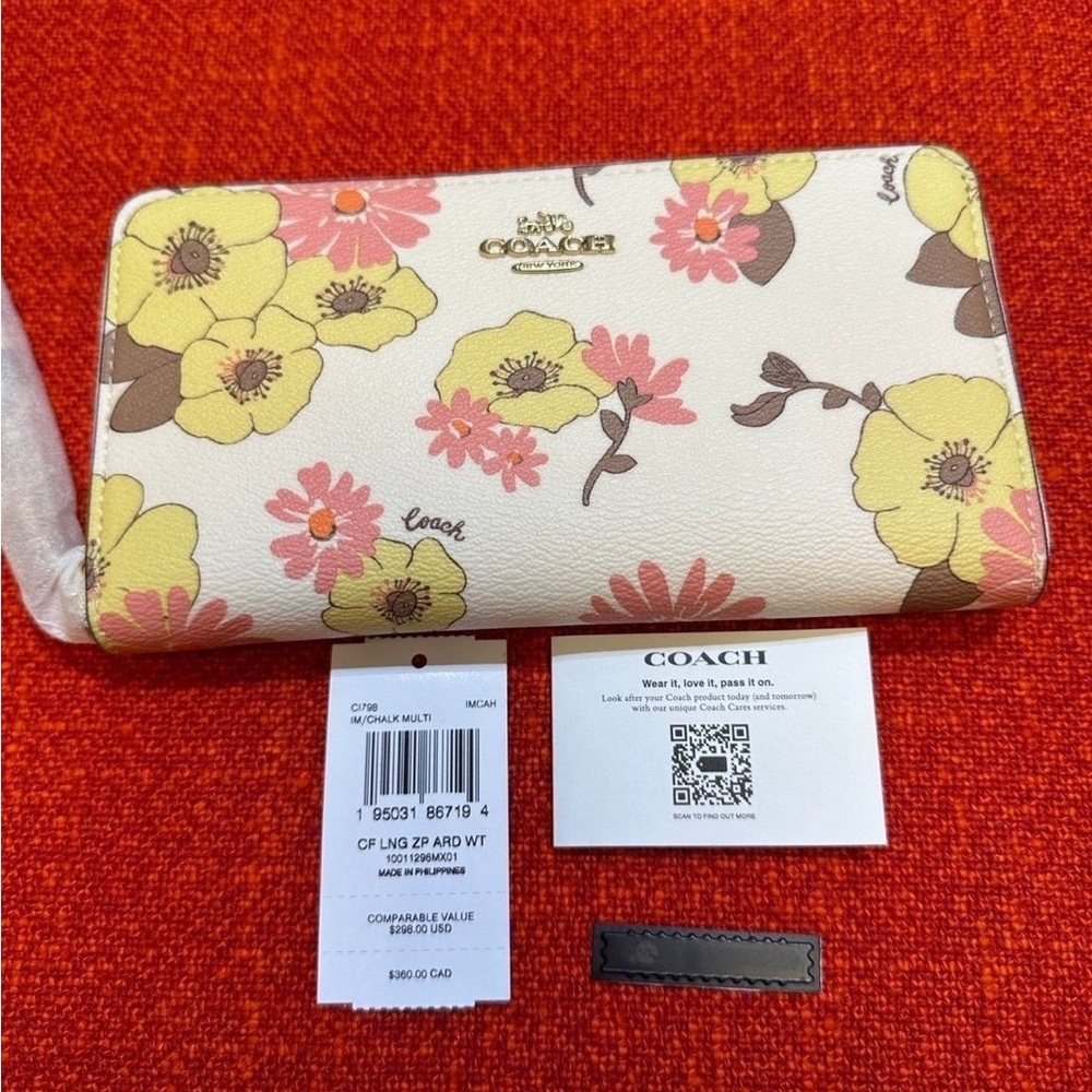 ❤️❤️❤️Coach Floral Print large continental wallet ❤️❤️❤️